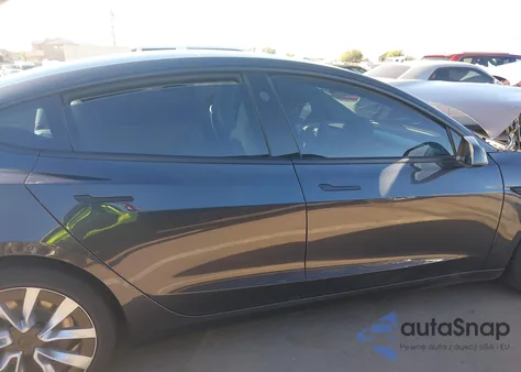 2025 Tesla Model 3 Long Range All-Wheel Drive z USA, uszkodzony, nr VIN 5YJ3E1EB8SF076911